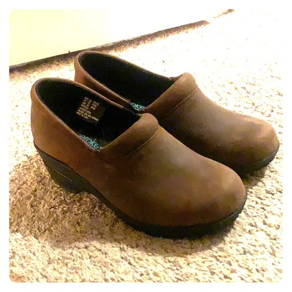 Cherokee Shoes Cherokee Clogs Poshmark Cherokee Shoes Cherokee Clogs Poshmark